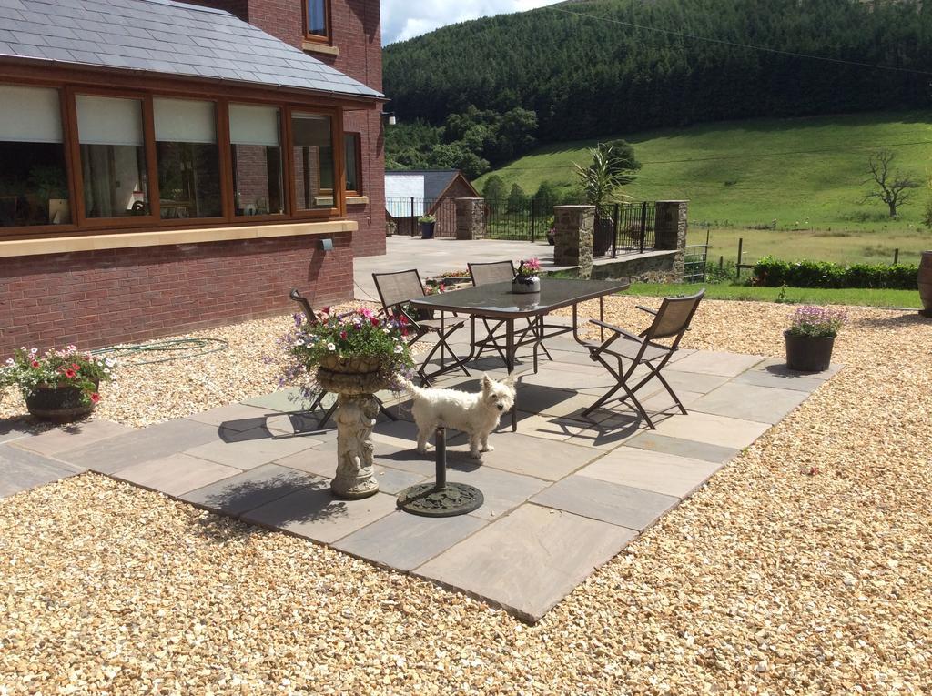 Abbey-Cwmhir Laurel Bank B&B 외부 사진